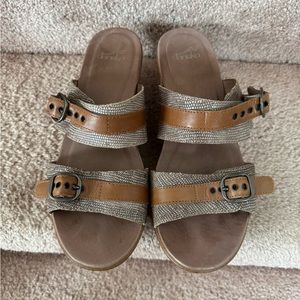 Dansko Size 40 Brown Wedge Sandals with Platform Sole pre-owned good condition